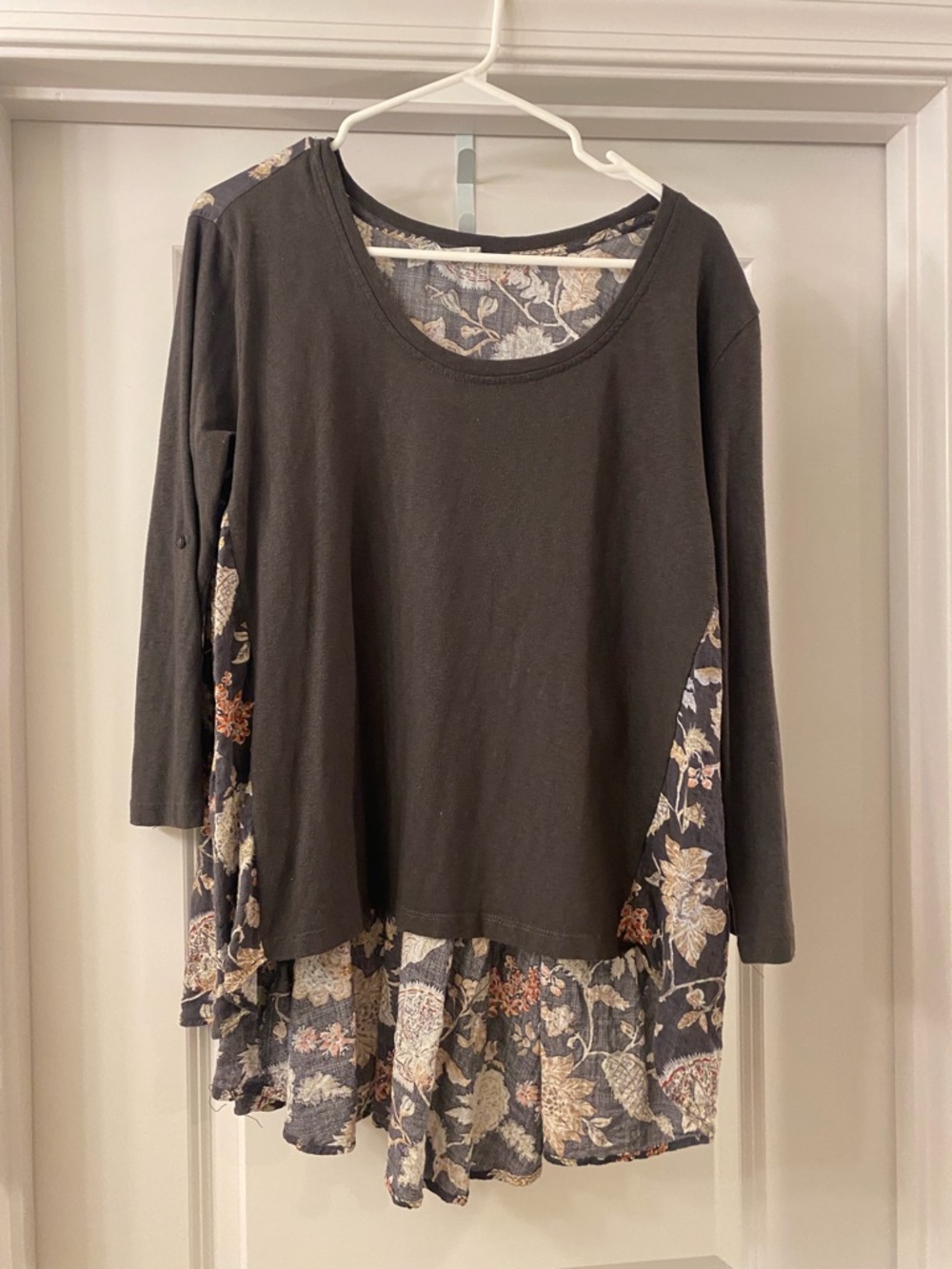 Altar’s State Small Charcoal Floral Hi Low Oversized 3/4 Sleeve Top - Picture 11 of 11
